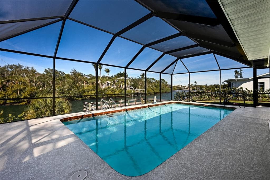 5424 AMERICA DRIVE photo 25