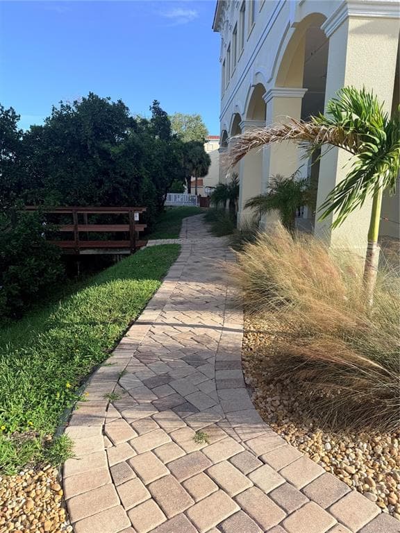 570 BLACKBURN POINT ROAD Siesta 25 photo 6