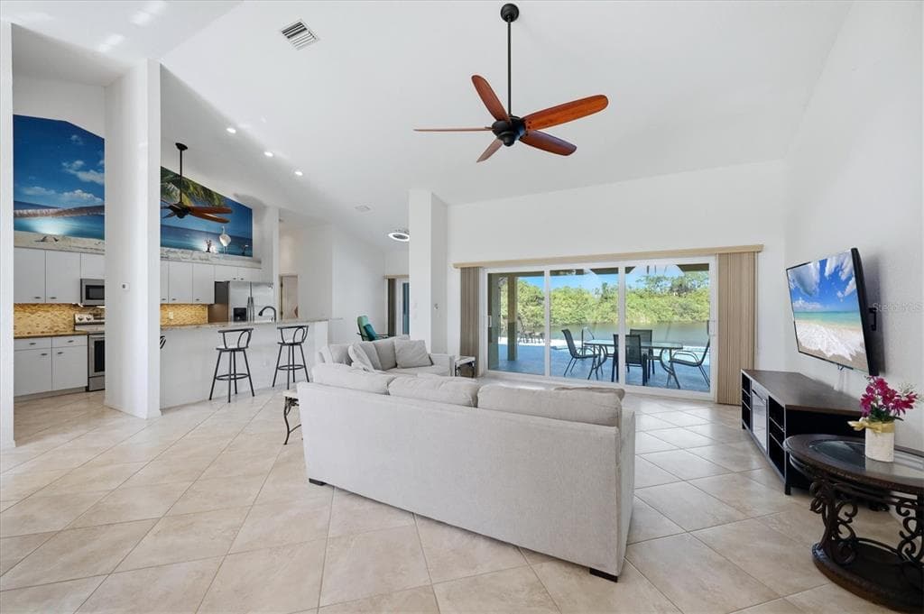 1078 ROTONDA CIRCLE photo 6
