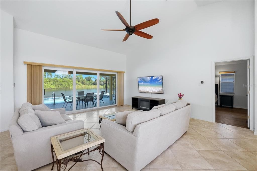 1078 ROTONDA CIRCLE photo 12