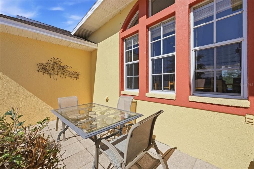 1078 ROTONDA CIRCLE photo 5