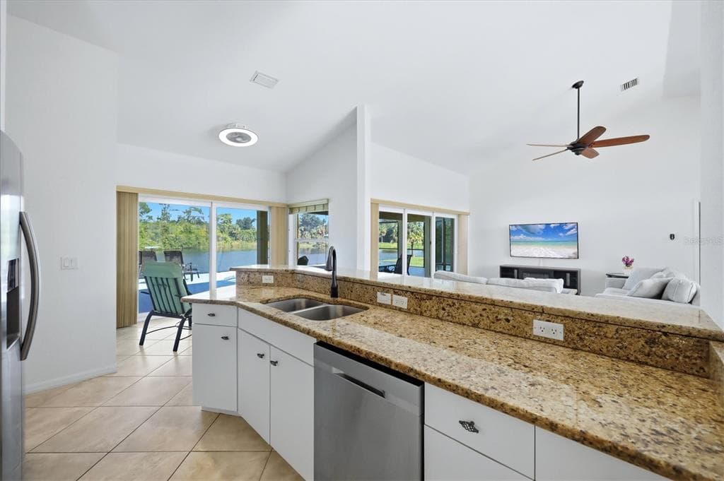 1078 ROTONDA CIRCLE photo 8