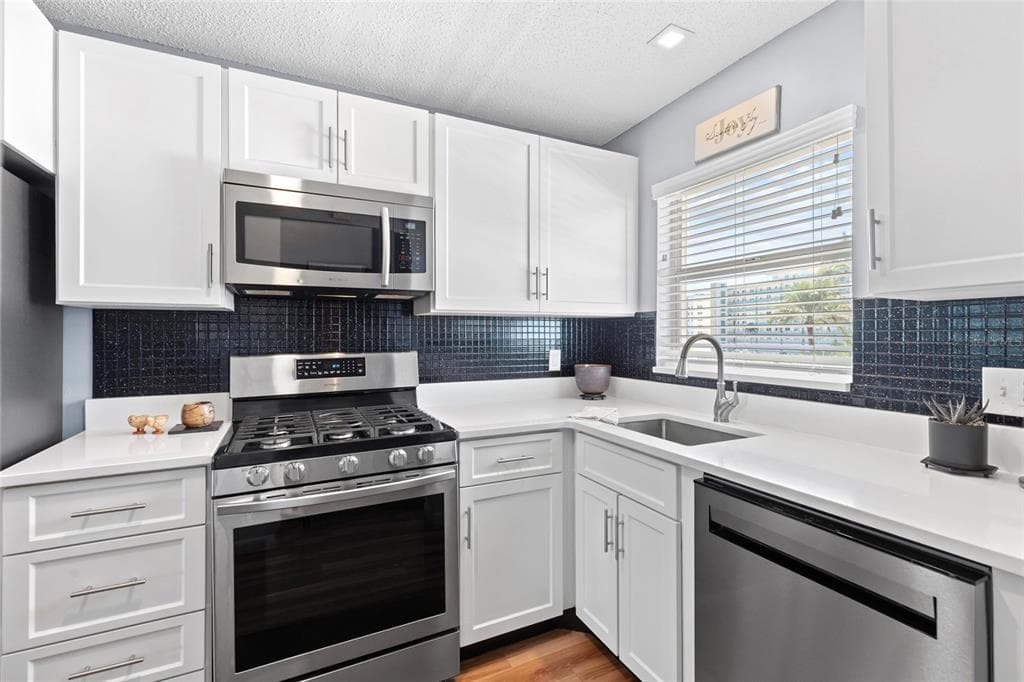 6075 SHORE BOULEVARD S 411 photo 5