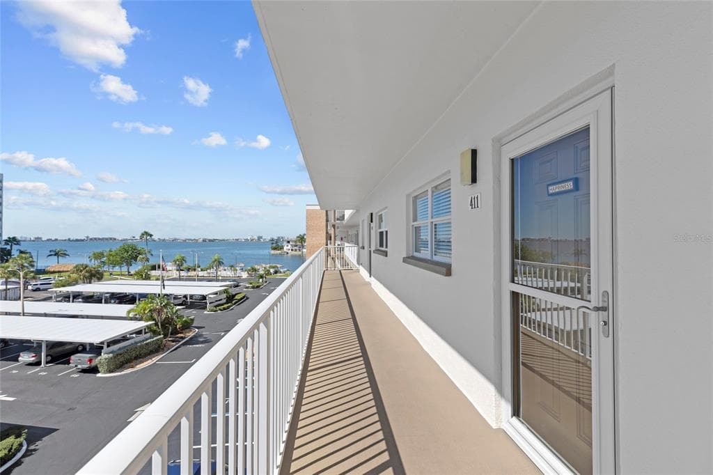 6075 SHORE BOULEVARD S 411 photo 9