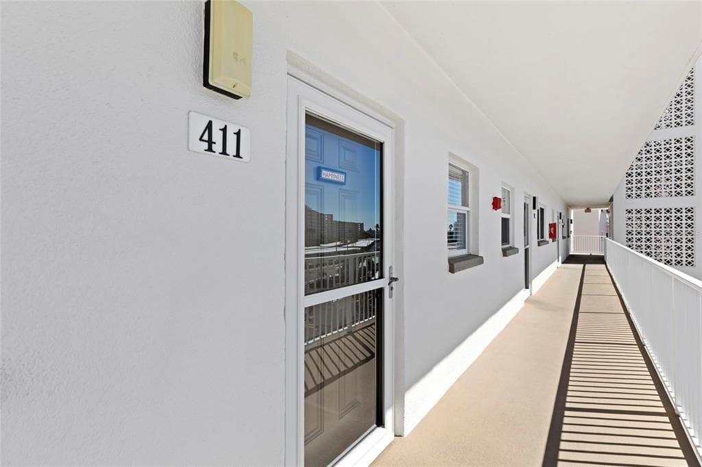 6075 SHORE BOULEVARD S 411 photo 10