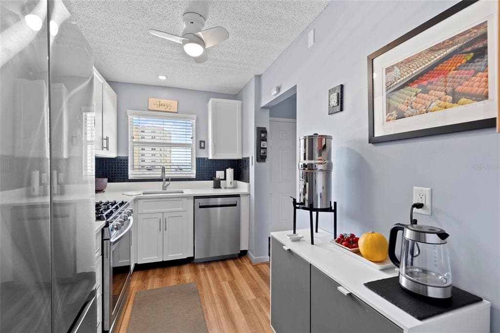 6075 SHORE BOULEVARD S 411 photo 15