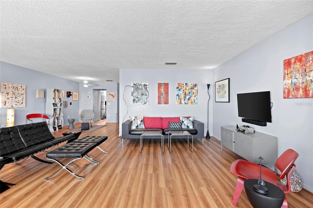 6075 SHORE BOULEVARD S 411 photo 19
