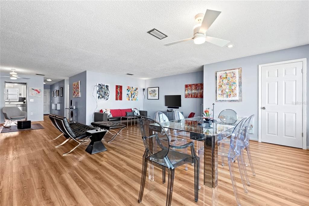 6075 SHORE BOULEVARD S 411 photo 21