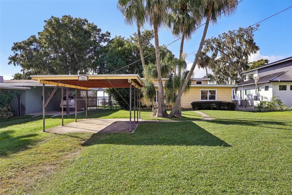 722 LAKE DORA DRIVE 2