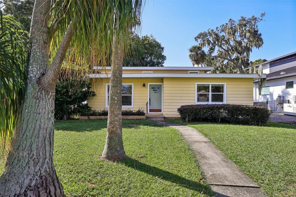 722 LAKE DORA DRIVE 1