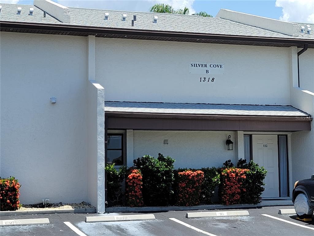 1318 WESLEY DRIVE 3 photo 2