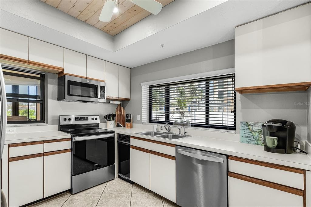 3020 MATECUMBE KEY ROAD 106 photo 14