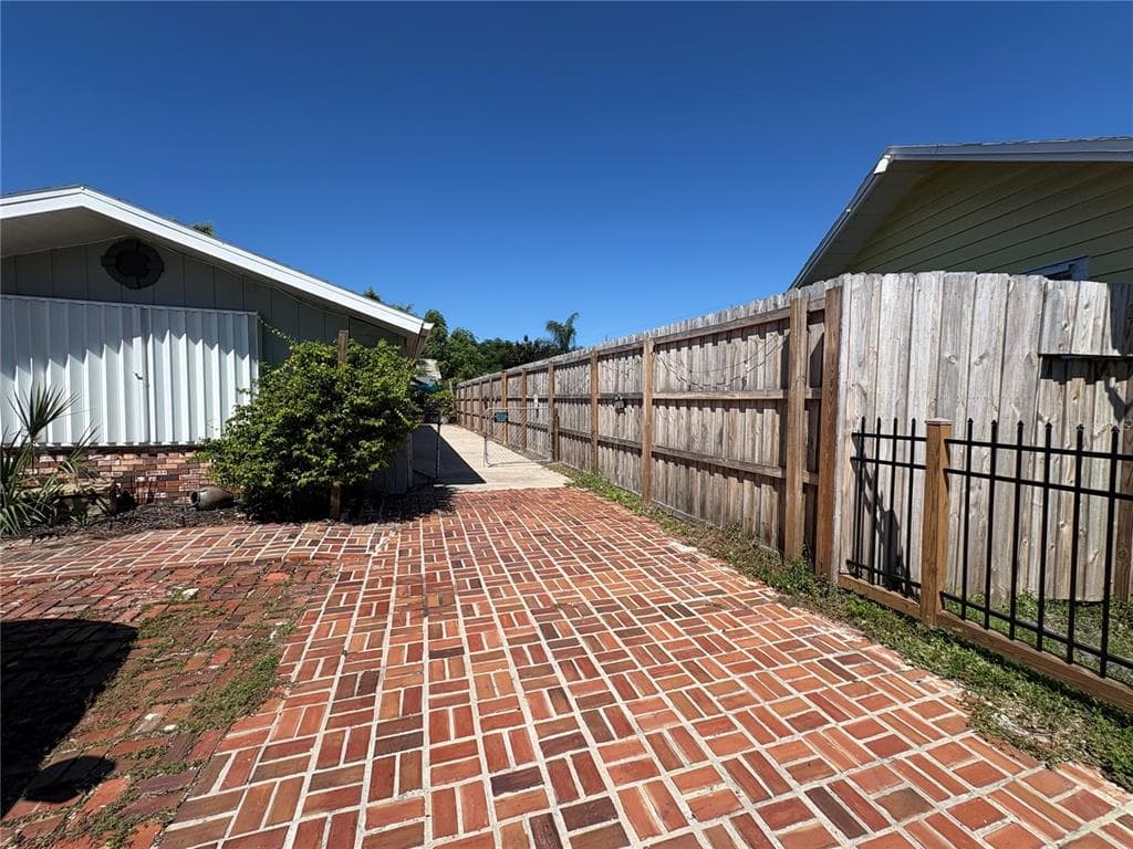 108 SUNRISE DRIVE photo 23