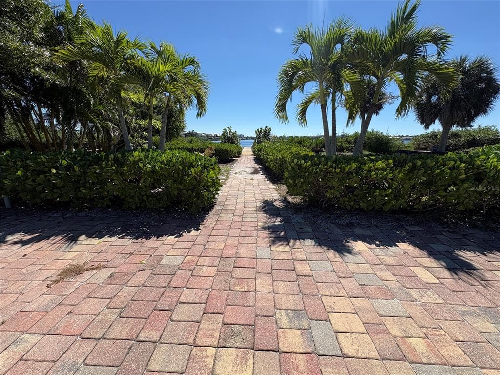 108 SUNRISE DRIVE photo 12