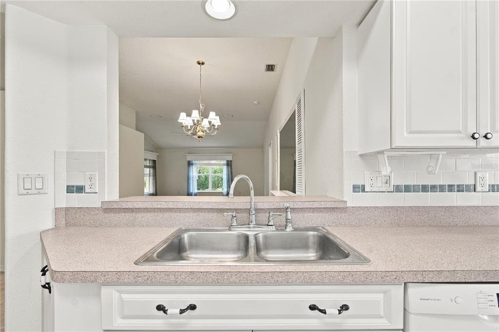 11508 BLOOMINGTON COURT photo 17