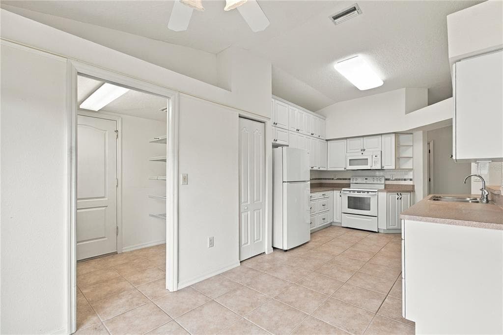 11508 BLOOMINGTON COURT photo 19