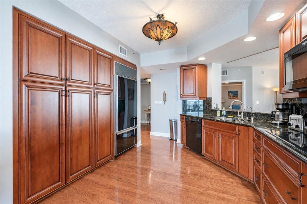 10 PAPAYA STREET 1006 photo 18