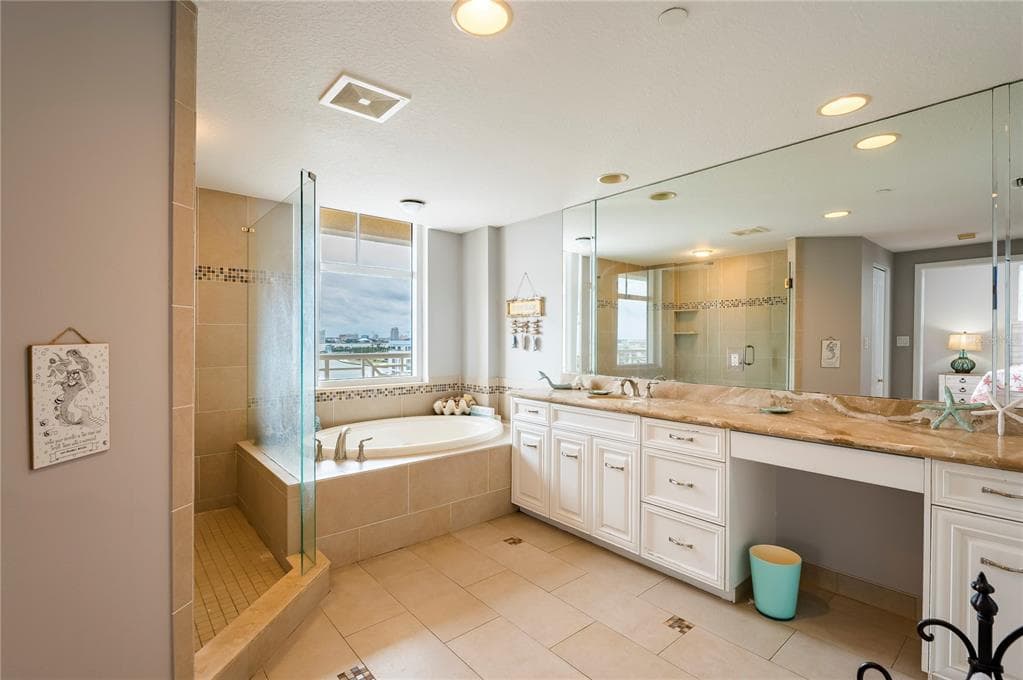 10 PAPAYA STREET 1006 photo 25