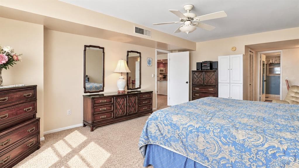 5200 BRITTANY DRIVE S 606 photo 23