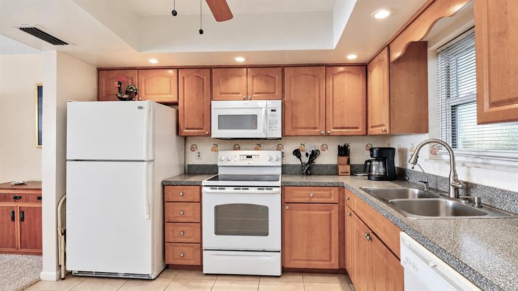 5200 BRITTANY DRIVE S 606 photo 6
