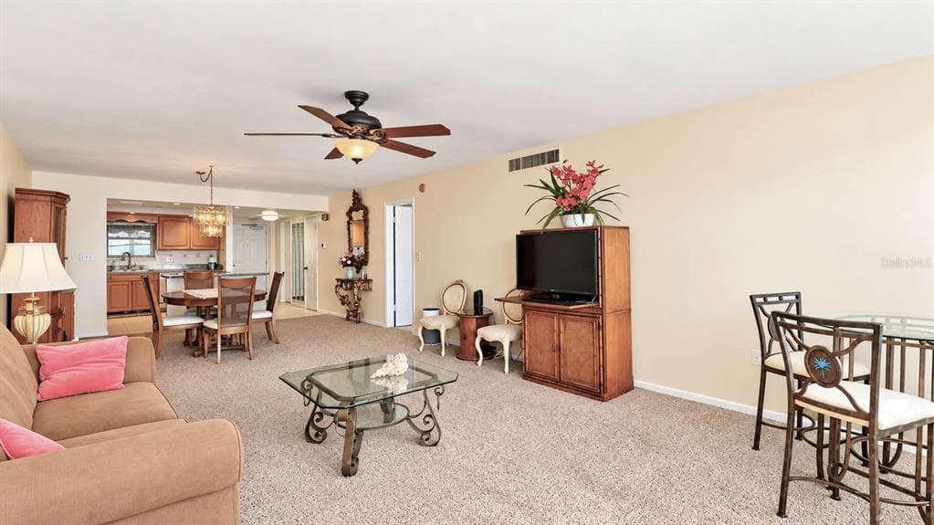 5200 BRITTANY DRIVE S 606 photo 19