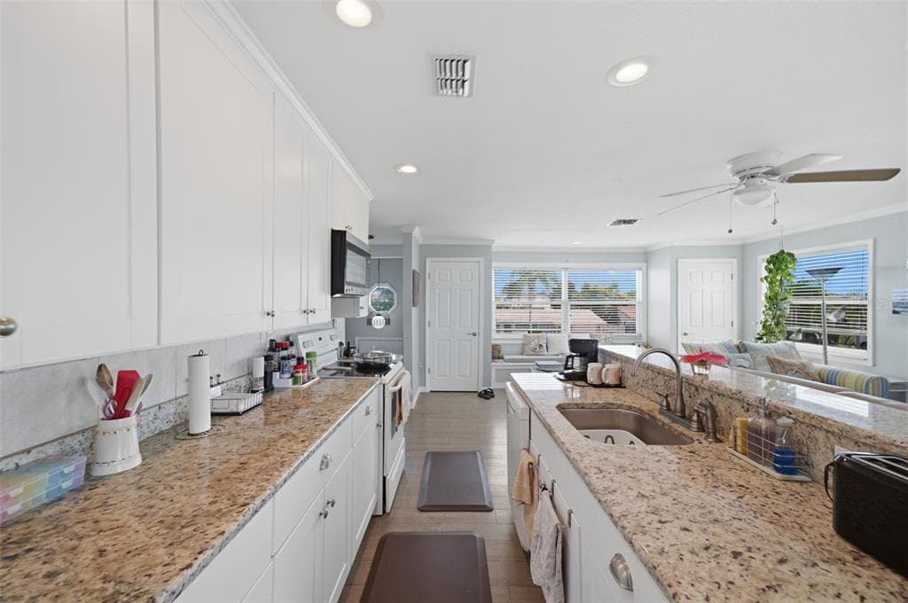 3425 CRAPE MYRTLE DRIVE photo 25