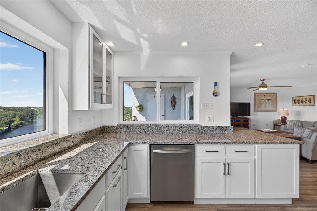 2780 N RIVERSIDE DRIVE 601 photo 23