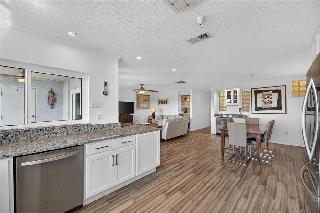 2780 N RIVERSIDE DRIVE 601 photo 22