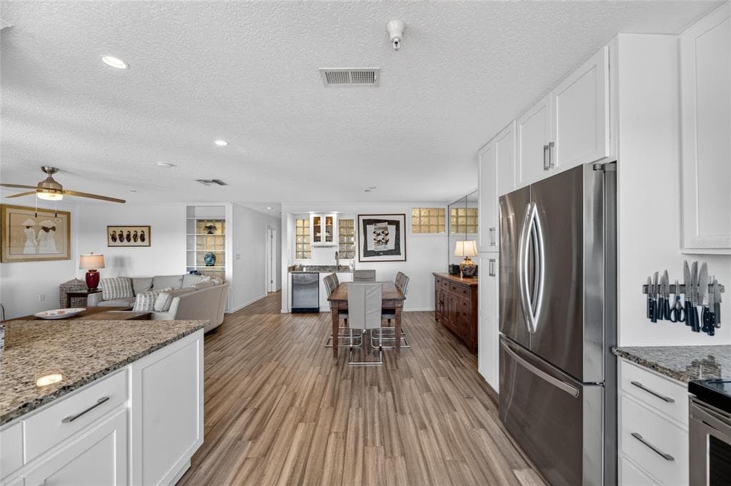 2780 N RIVERSIDE DRIVE 601 photo 20