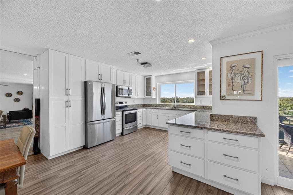 2780 N RIVERSIDE DRIVE 601 photo 21