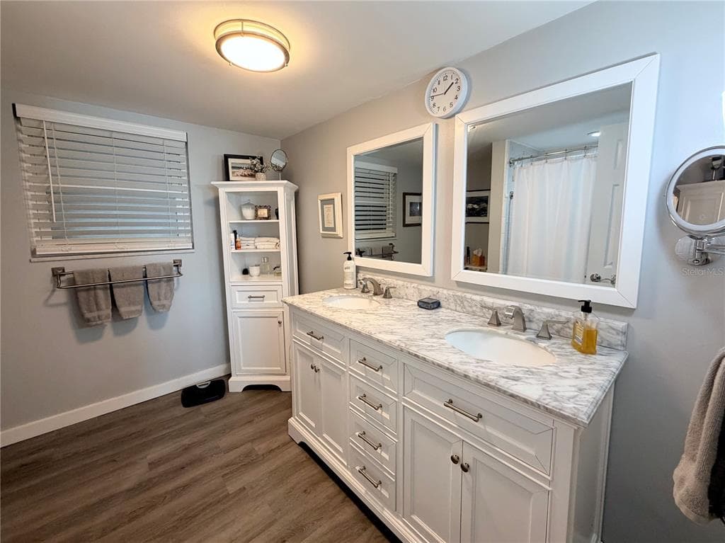 5200 BRITTANY DRIVE S 206 photo 18