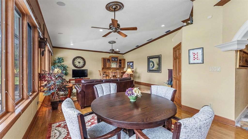 148 E CHRISTINA BOULEVARD photo 23