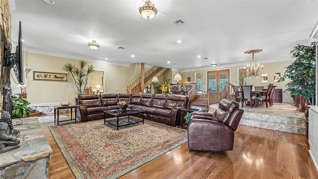 148 E CHRISTINA BOULEVARD photo 18