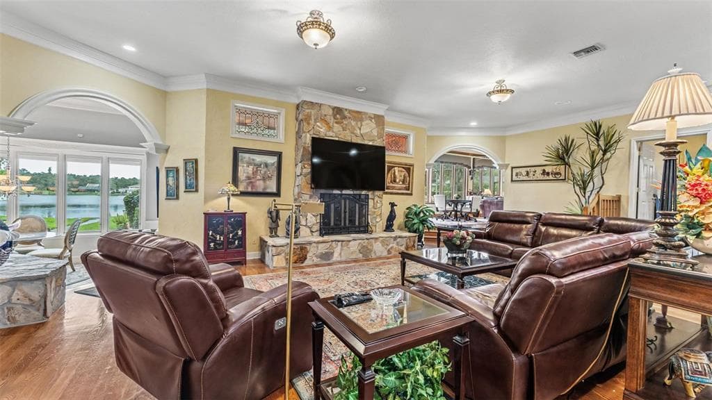 148 E CHRISTINA BOULEVARD photo 19
