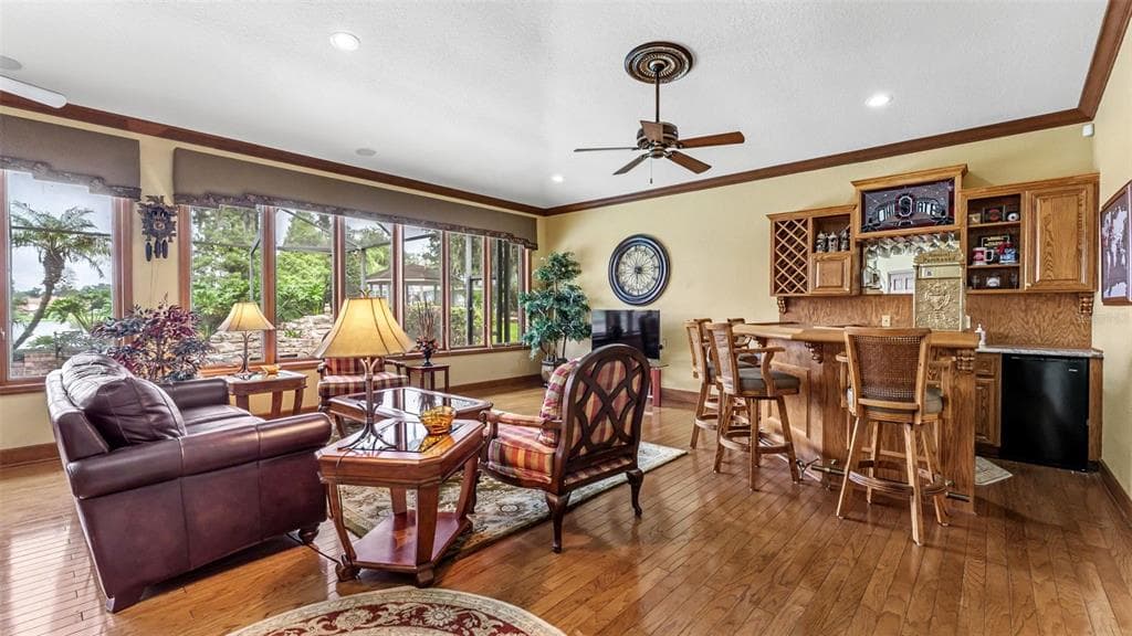 148 E CHRISTINA BOULEVARD photo 25