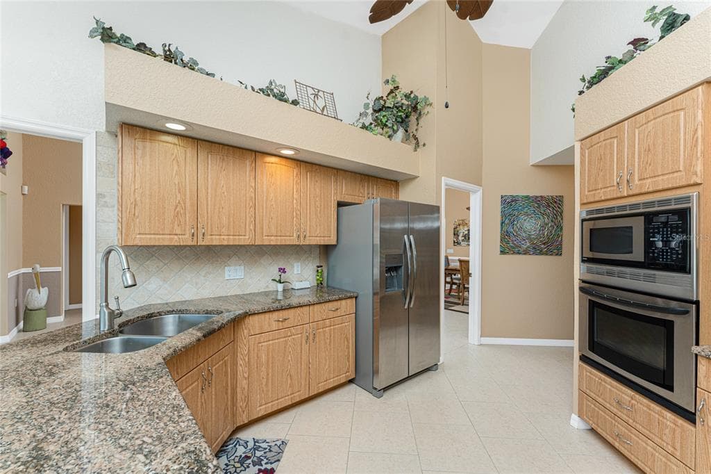 12 SPORTSMAN TERRACE photo 16