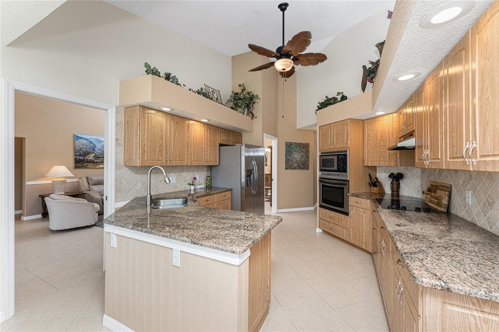 12 SPORTSMAN TERRACE photo 19
