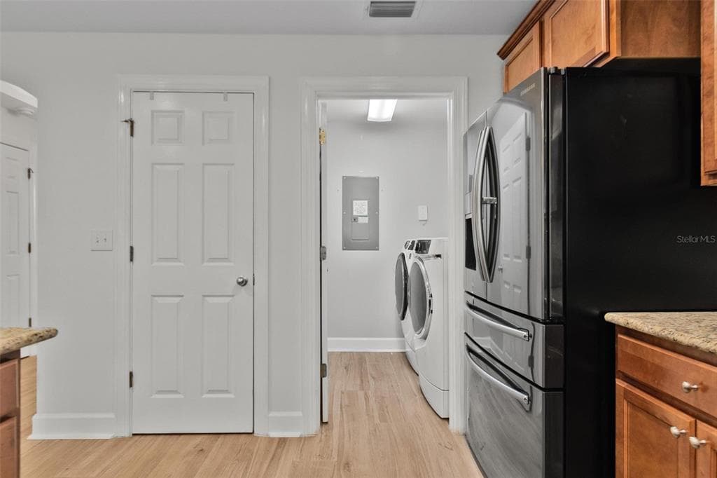 300 BELLA HARBOR COURT 101 photo 23