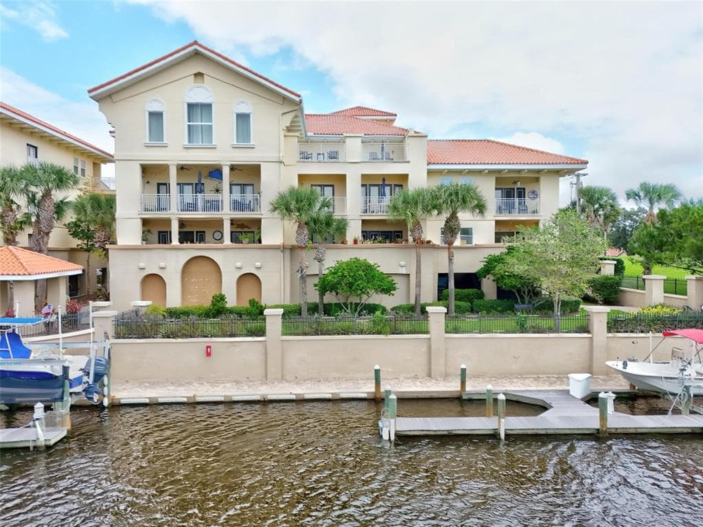 300 BELLA HARBOR COURT 101 photo 2
