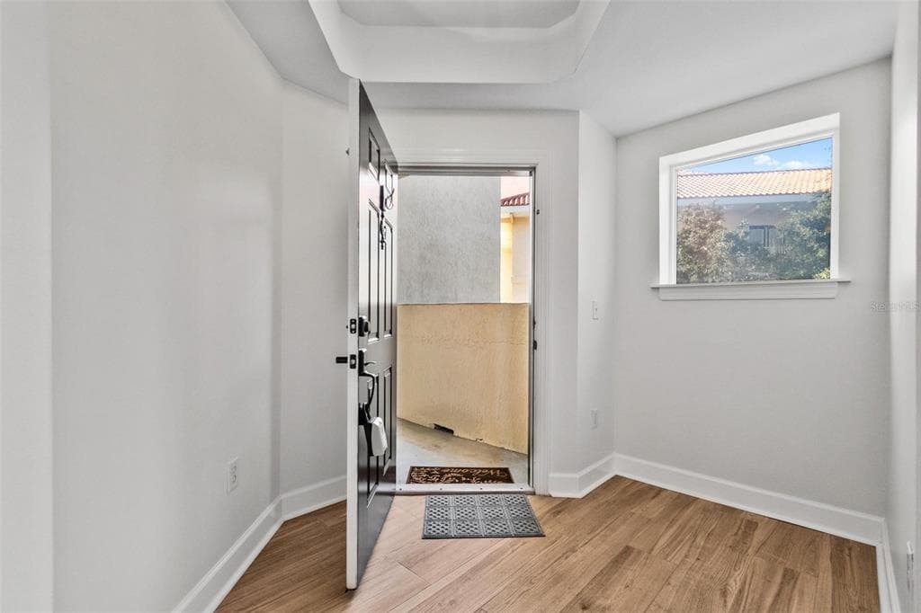 300 BELLA HARBOR COURT 101 photo 17