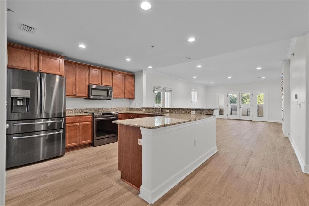 300 BELLA HARBOR COURT 101 photo 19