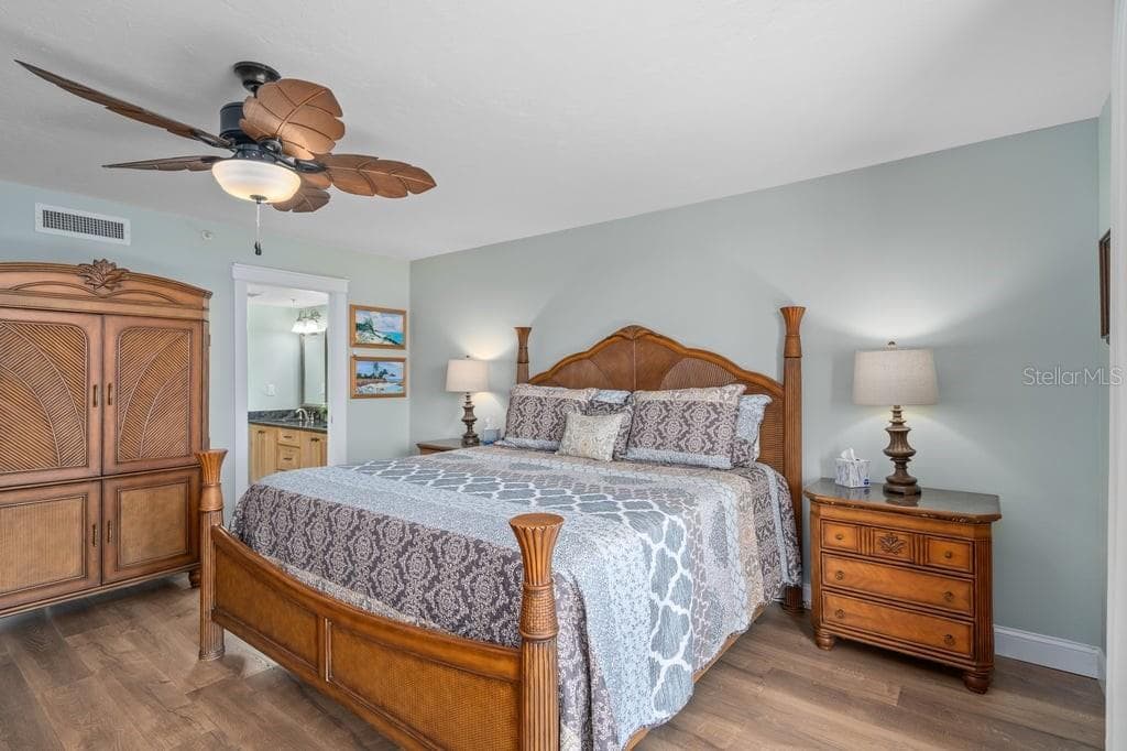 1660 GULF BOULEVARD 706 photo 22