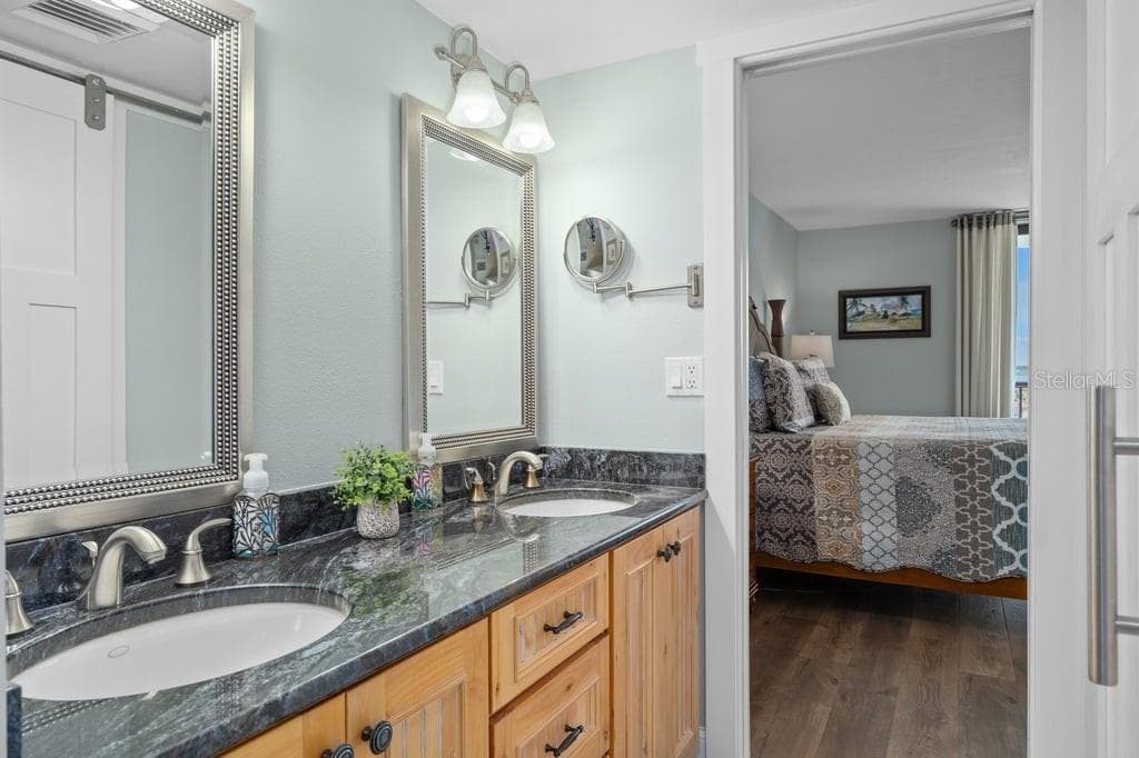 1660 GULF BOULEVARD 706 photo 24
