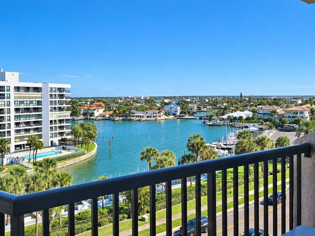 1660 GULF BOULEVARD 706 photo 18