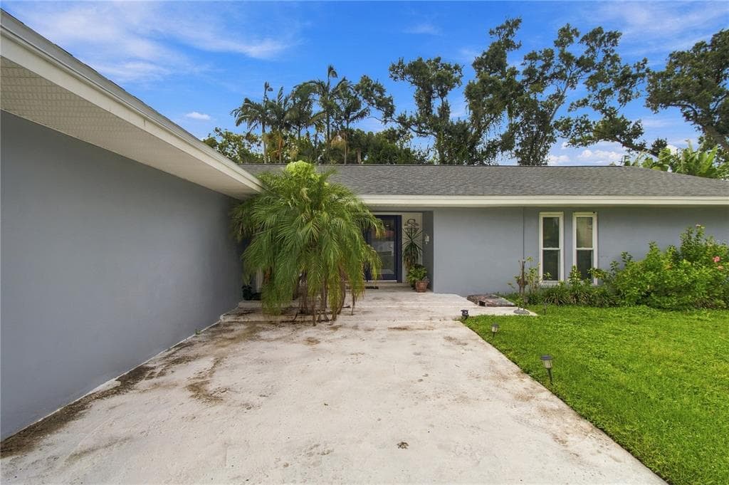 2168 KENT AVENUE photo 3