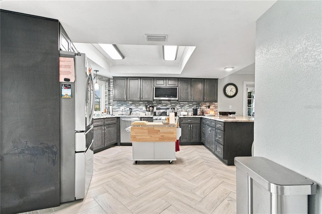 2168 KENT AVENUE photo 21