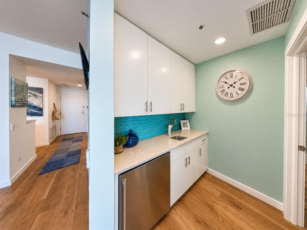 615 DREAM ISLAND PLACE 212 photo 17