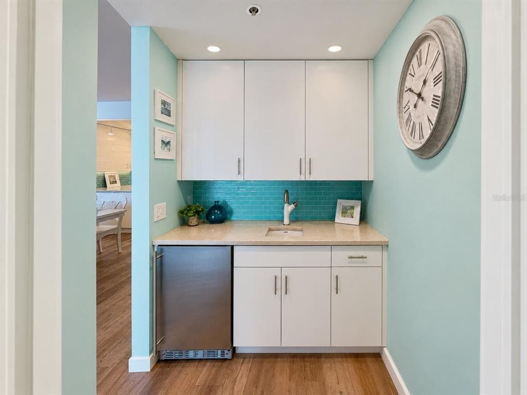 615 DREAM ISLAND PLACE 212 photo 16