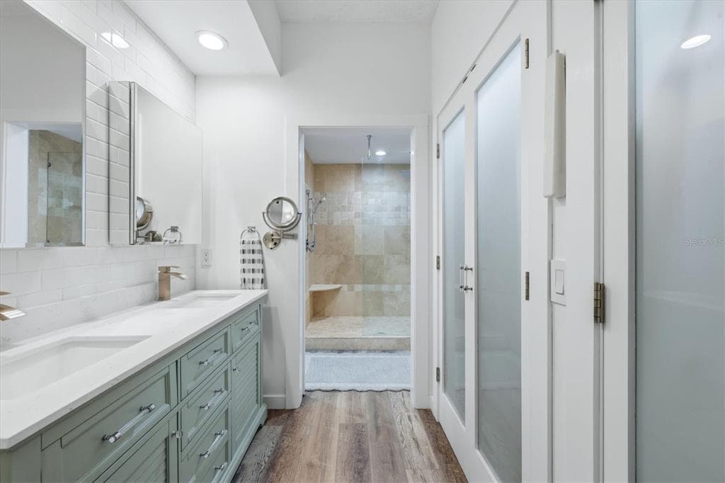 615 DREAM ISLAND PLACE 212 photo 22