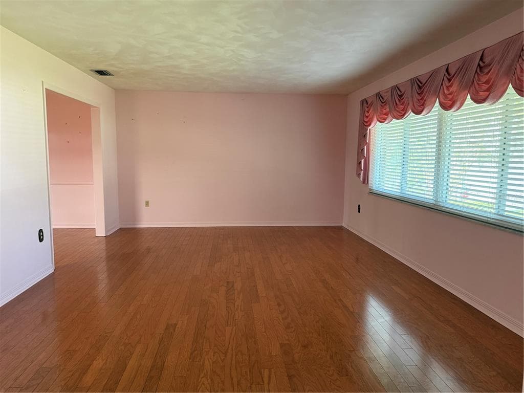 1400 AVENUE D NE photo 7